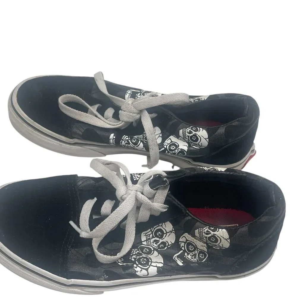 Boys Black Skeleton Low Top Vans Size 3
